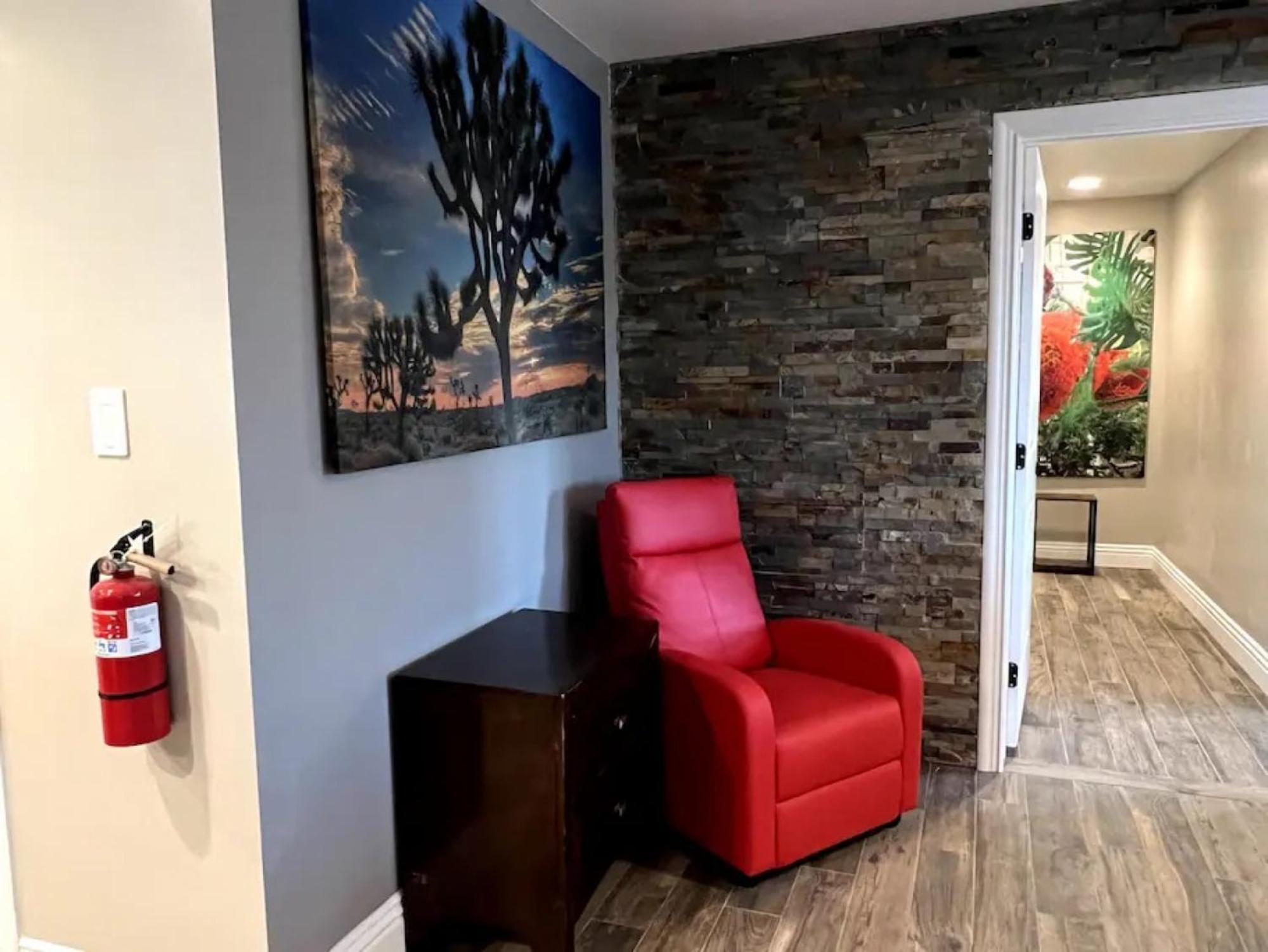 Lux Private Home - Pool, Billiards, 8 Smart Tvs, Board Games, Cotton Bedding - The Stone Sanctuary At Mccullough Hills Trailhead Las Vegas Exterior photo