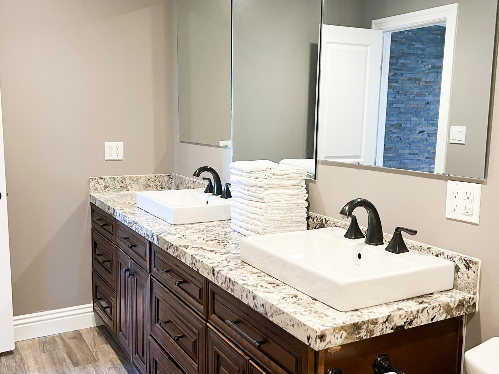 Lux Private Home - Pool, Billiards, 8 Smart Tvs, Board Games, Cotton Bedding - The Stone Sanctuary At Mccullough Hills Trailhead Las Vegas Exterior photo